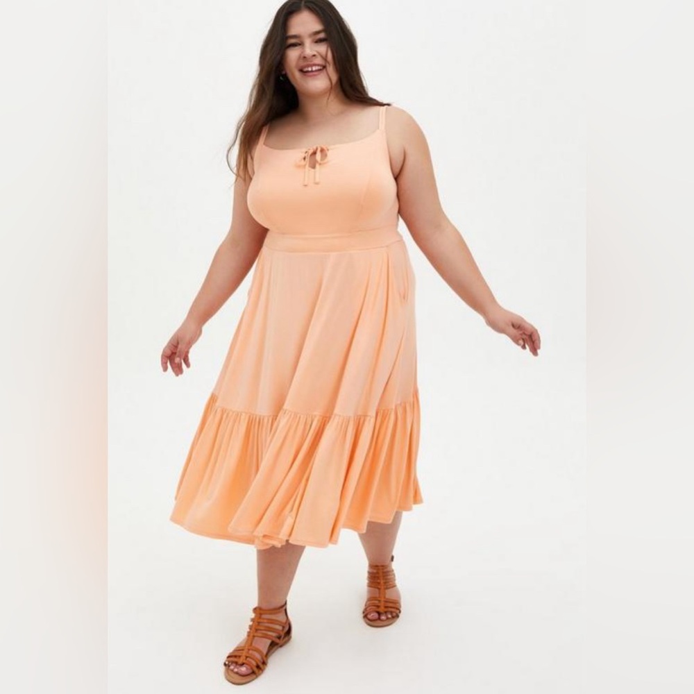 Torrid Sz. 2 (2X/18-20) Super Soft Peach Tie-Front Tiered Midi Dress